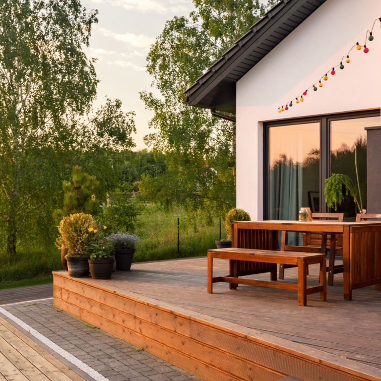 Pros-Cons-Wood-Decks Pros-Cons-Wood-Decks